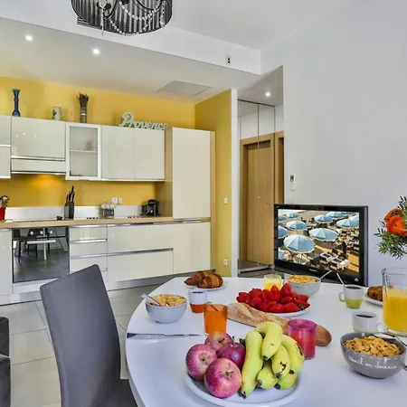 Apartment France 82 D - 2 - Terrace - 1 Min To The Sea Nizza